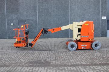 Brugt JLG E300AJP, Knækarmslift