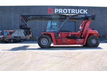 Brugt Kalmar DRF450-60S5, Laden container reachstacker