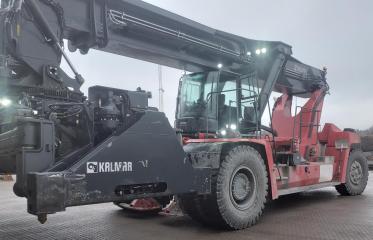 Brugt Kalmar DRG450-75C5XS, Laden container reachstacker