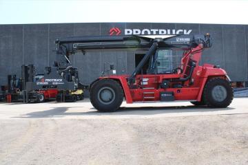 Brugt Kalmar DRG450-65S5XE, Laden container reachstacker
