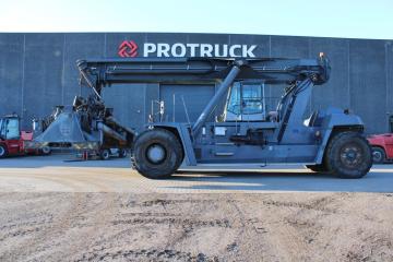 Brugt Kalmar DRF450-70S5X, Laden container reachstacker