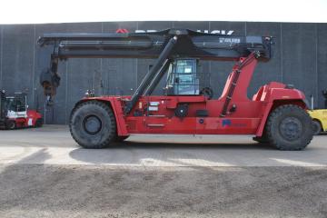 Brugt Kalmar DRG450-75C5XS, Laden container reachstacker