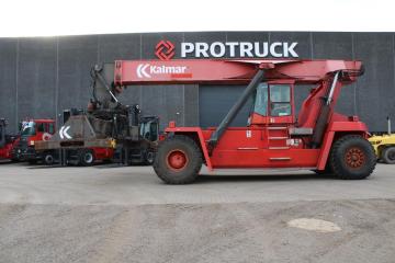 Brugt Kalmar DRD420-60S5, Laden container reachstacker