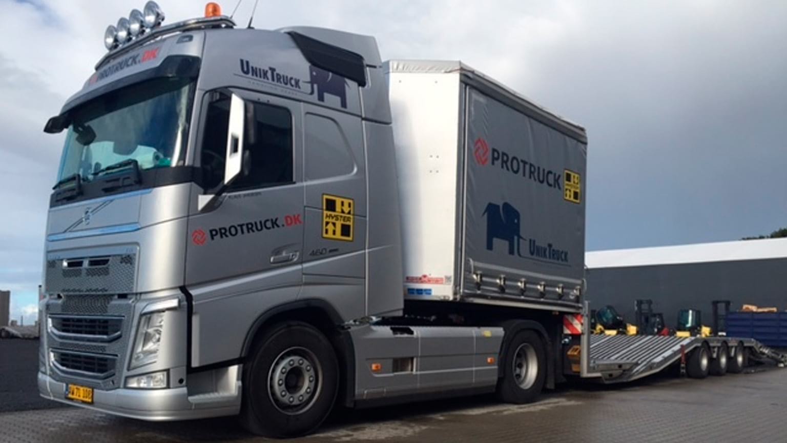 protruck køber fabriksny volvo fh16 med 4-akslet blokvogn