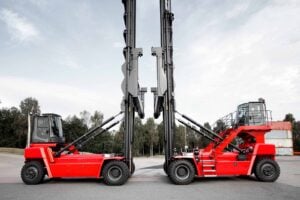 Kalmar masted container handler