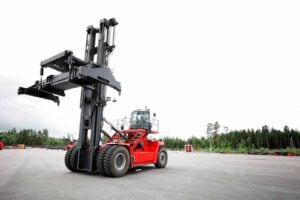 Kalmar masted loaded container handler