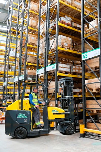 Combilift Aisle Master