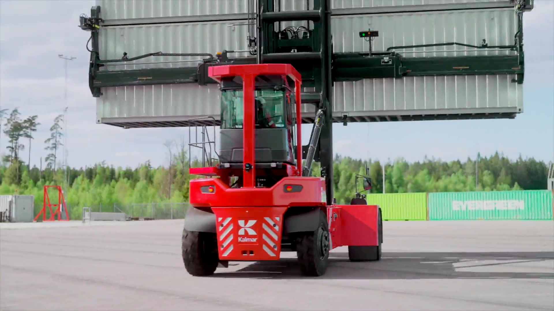 Kalmar masted container handler