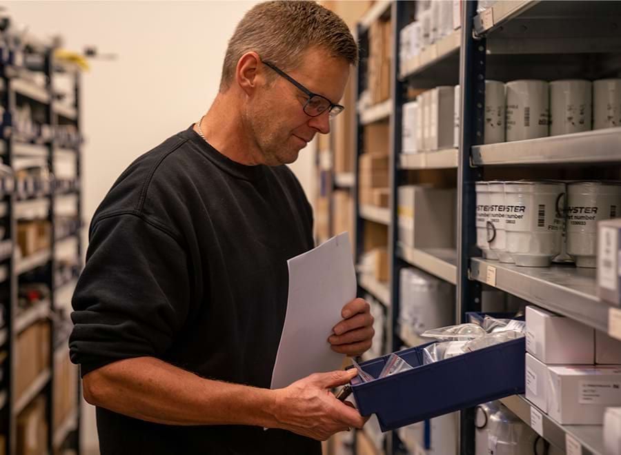 Reservedele medarbejder i ProTruck